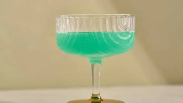 Video thumbnail for Our Wicked-Inspired Oz-Mopolitan Will Have You Dancing Through Life