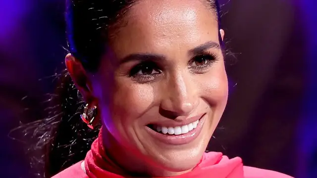 Video thumbnail for 9 Times Meghan Markle's Body Language Said It All