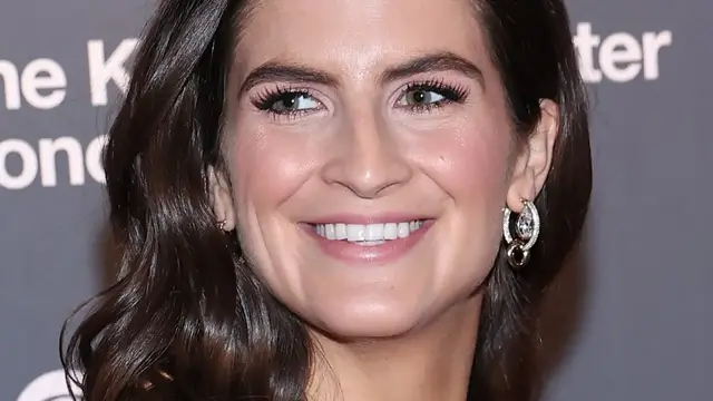 'Video thumbnail for CNN Anchor Kaitlan Collins Showed Off Her Killer Legs'