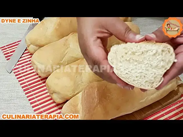 Video thumbnail for Pão Caseiro Simples e Fácil Sem Leite Super Econômico Especial Para Rabanada