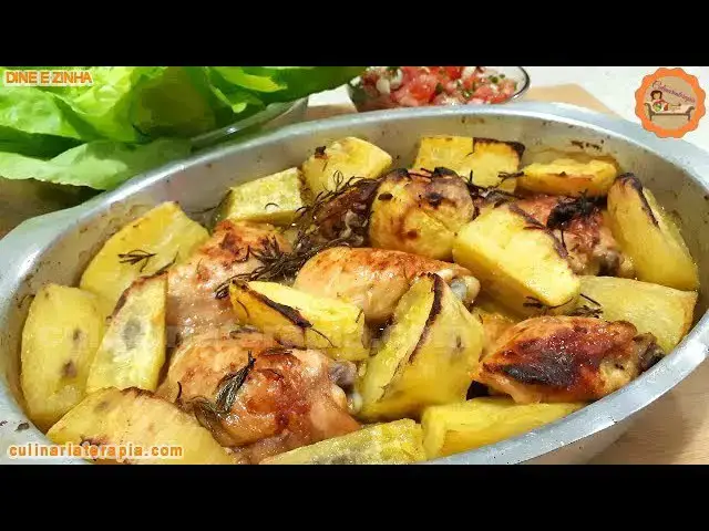 Video thumbnail for Frango Acebolado ao Forno com Batata Doce - Culinária Terapia por Dyne e Zinha