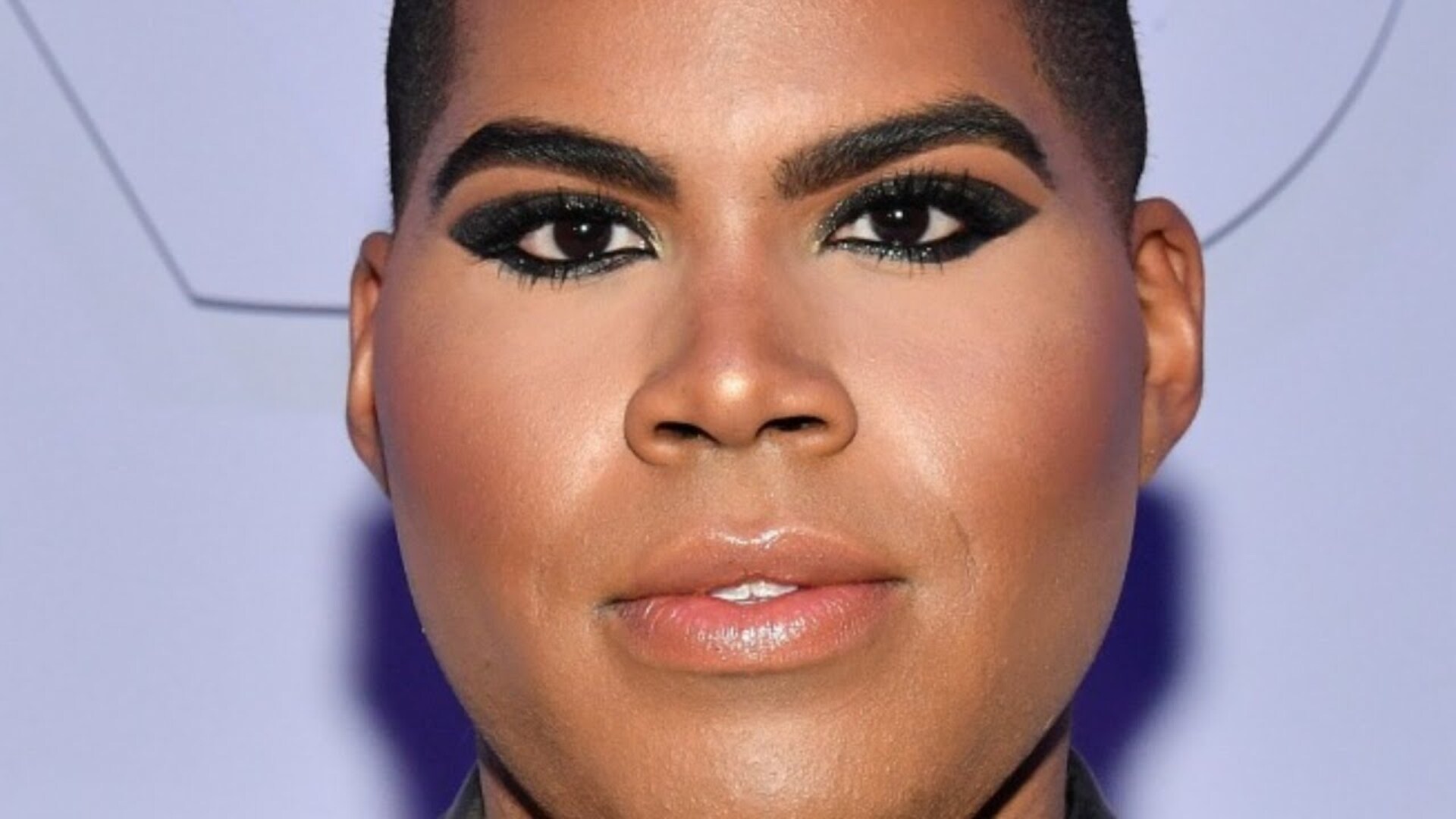 Video thumbnail for Celebs Who Got Caught In Love Triangles With Their Own Family