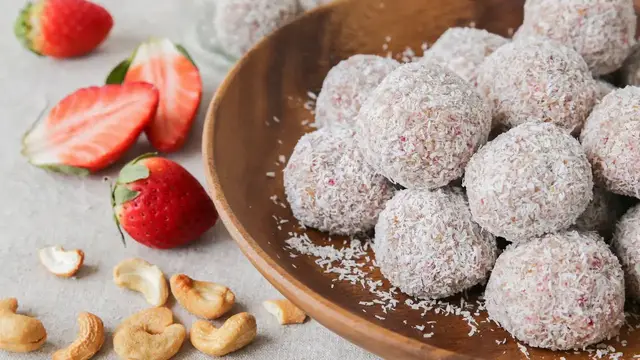 Video thumbnail for Valentine's day vegan dessert: Video blog