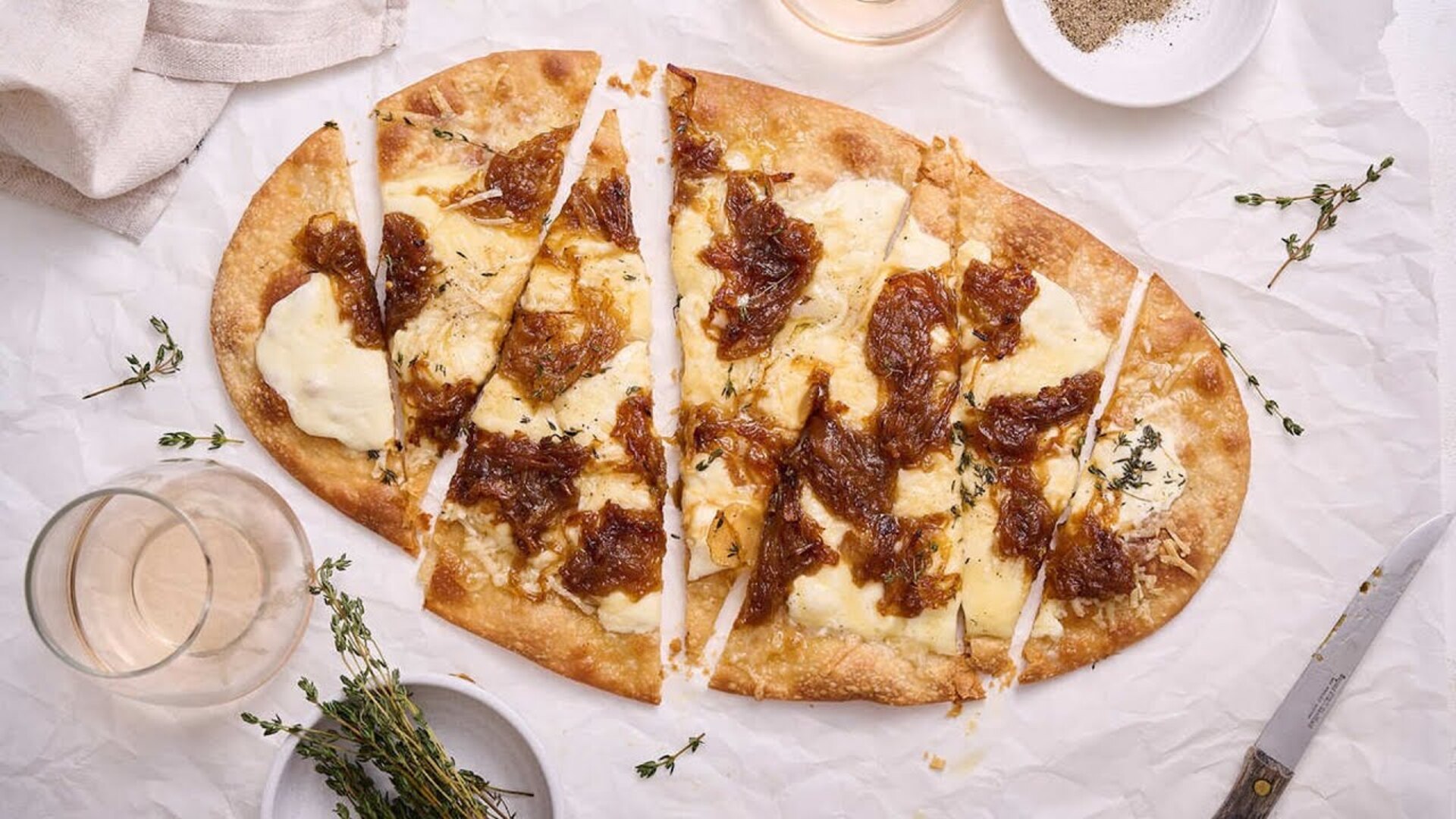 Video thumbnail for Triple Cheese French Onion Flatbread Recipe