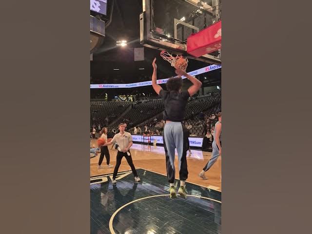Video thumbnail for #UNC players put on a dunking show before the Tar Heels' game at Georgia Tech