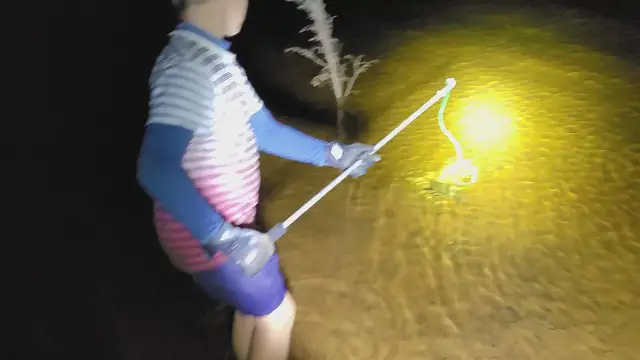 Video thumbnail for Catching a marron with a snare (Part 2)