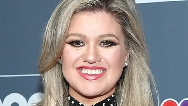 Video thumbnail for The Stunning Transformation Of Kelly Clarkson