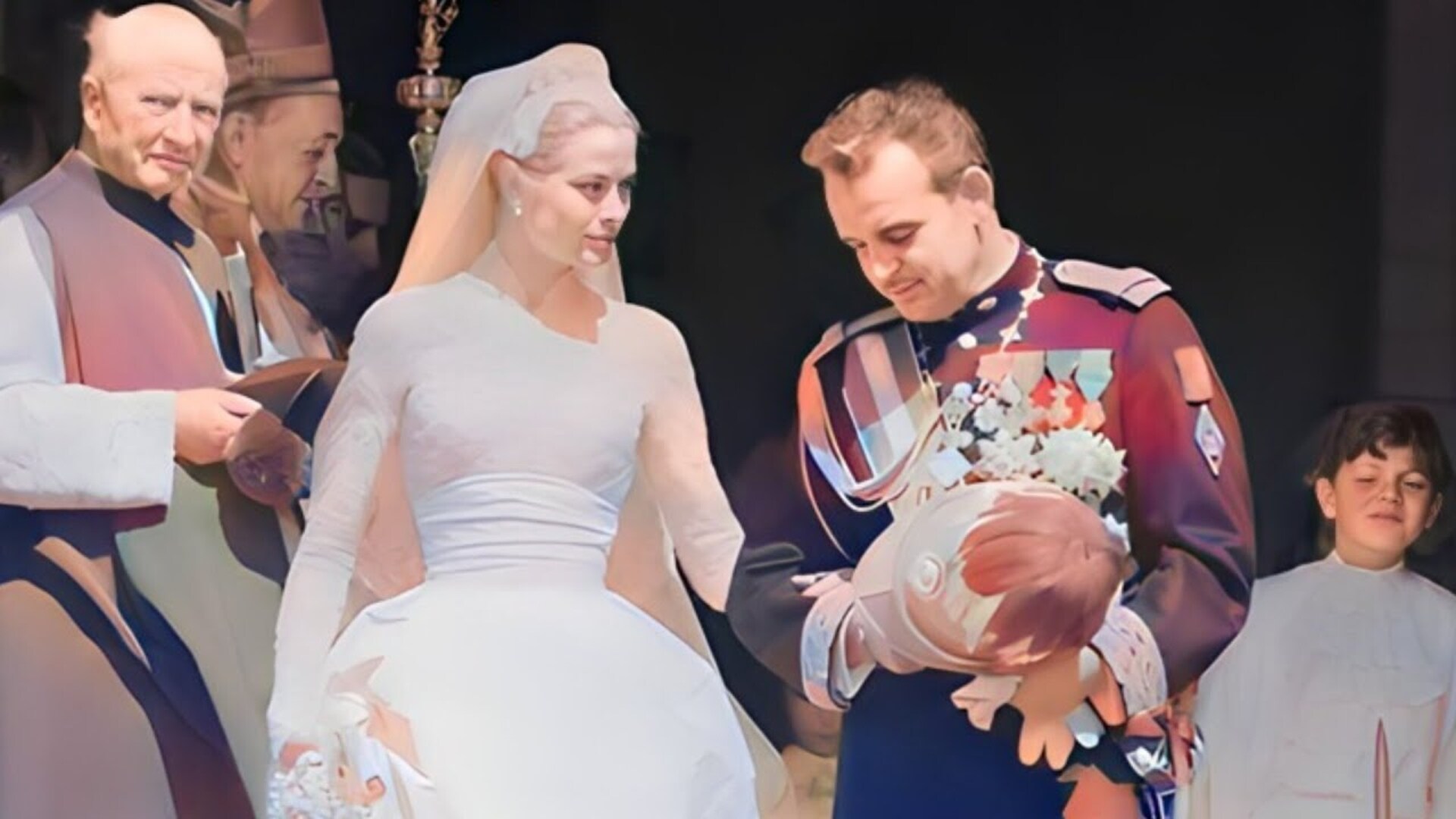 Video thumbnail for The Wedding Day Gift Prince Rainier Commissioned For Grace Kelly
