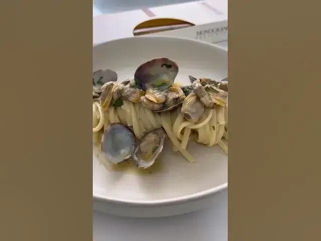 Video thumbnail for LINGUINE ALLE VONGOLE 🌊🐚 #linguine #vongole #clamsrecipe #cuisineitalienne
