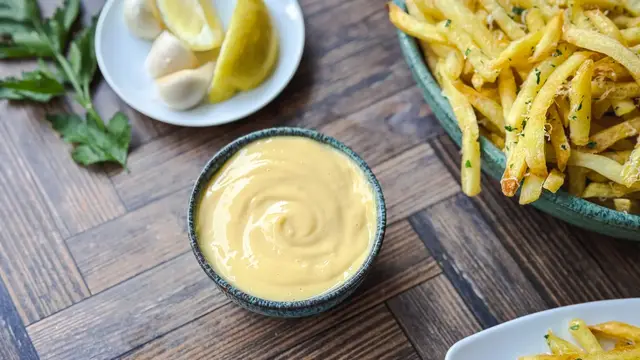Video thumbnail for This Truffle Aioli Recipe Best Complements French Fries