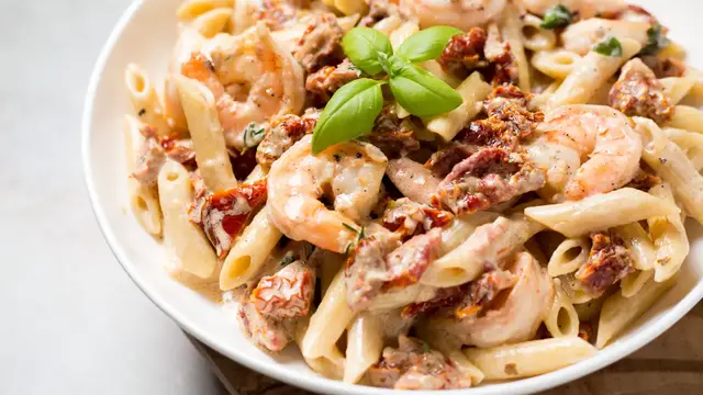 Video thumbnail for Marry Me Shrimp Pasta Recipe