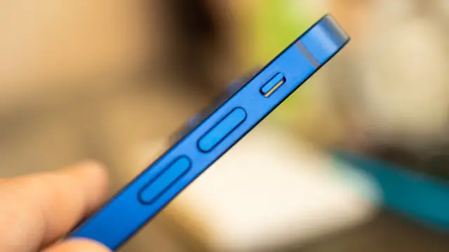 Video thumbnail for Hidden Features Of Your iPhone's Volume Buttons