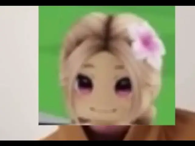 Video thumbnail for Emma tried to do the hoodie challenge
