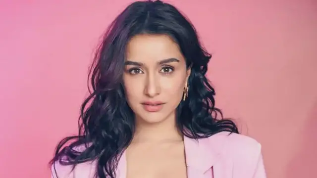 Video thumbnail for Shraddha Kapoor Wiki, Bio, Age, Net Worth, Boyfriend, Family, Career & More