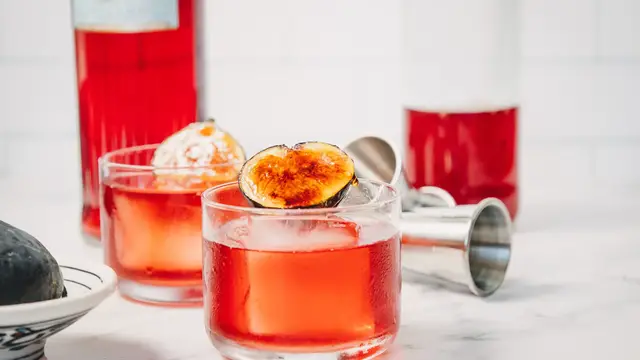 Video thumbnail for Fig-Infused Negroni Recipe