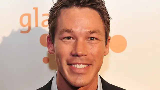 'Video thumbnail for The Tragic, Real-Life Story Of David Bromstad'