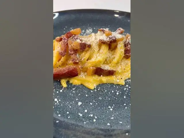 Video thumbnail for CARBONARA, LA VRAIE RECETTE #cuisineitalienne #recetteitalienne #pasta #pastalover #carbonara