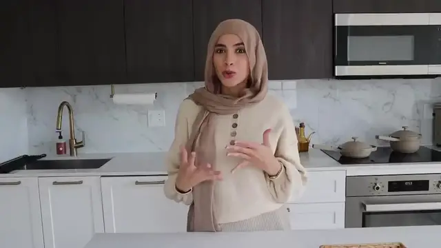 Video thumbnail for Detroit Style Pizza at home and even better (720P HD)