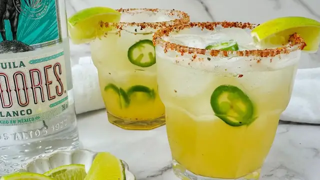 'Video thumbnail for Spicy Margarita On The Rocks Recipe'