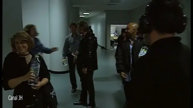 Video thumbnail for Johnny Hallyday  - Première visite du Stade de France et du décor - 1998