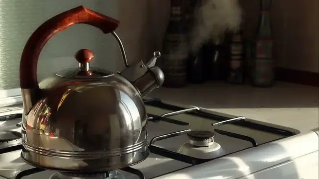 Video thumbnail for Tea Kettles For Glass Stove Tops, Get The Best One in 2021