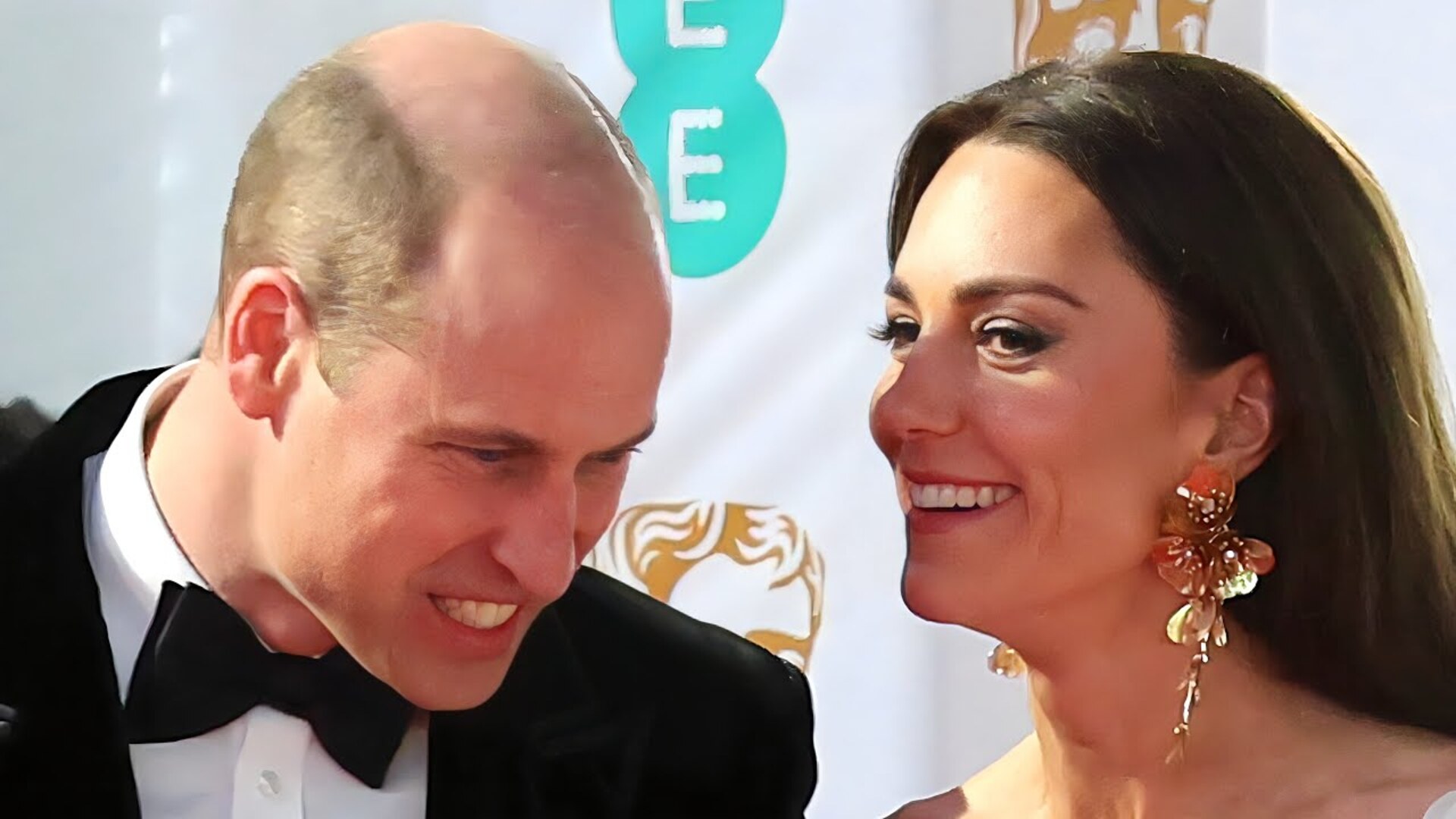 Video thumbnail for Expert Says Kate Middleton Treats Prince William As A Fourth Child