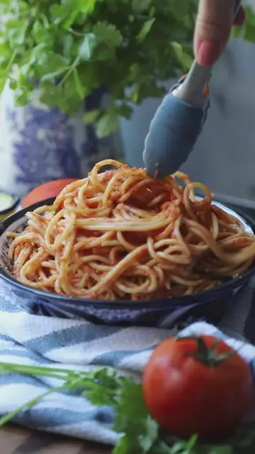 'Video thumbnail for Home Made Tomato Sauce'
