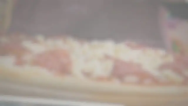 'Video thumbnail for How Long to Cook Homemade Pizza at 350? (Easy Guide)'