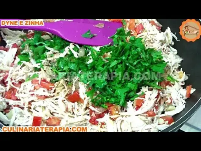 Video thumbnail for O MEU FAMOSO RECHEIO DE FRANGO | Frango desfiado e refogado para recheios