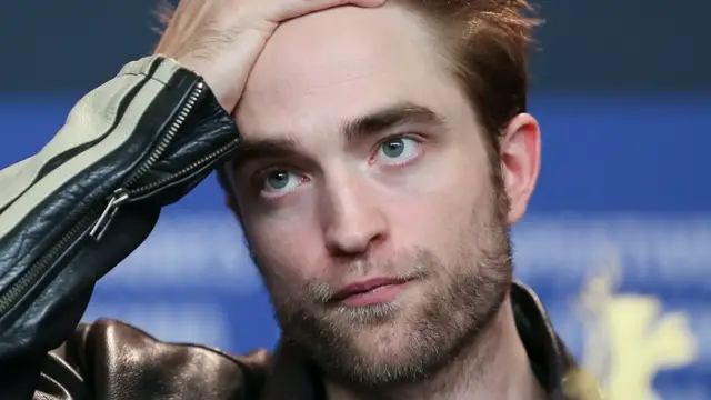 Video thumbnail for Robert Pattinson's Gross Habit On The Set Of Twilight