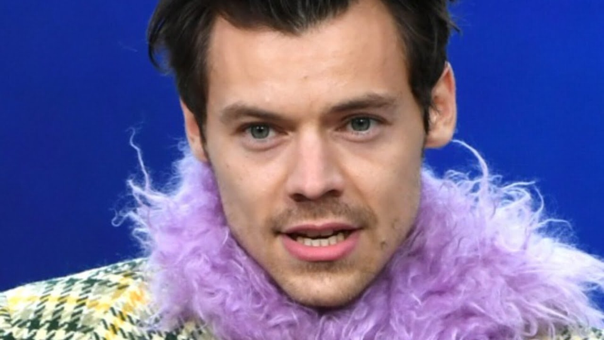 Video thumbnail for What The World Doesn't Know About Harry Styles