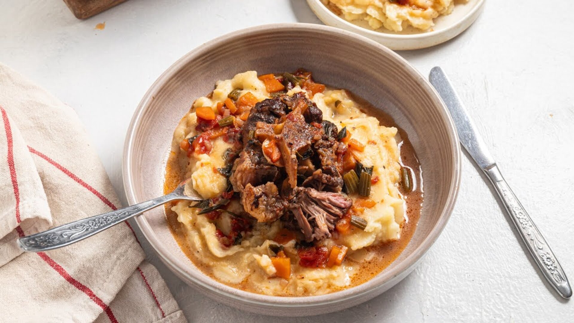 Video thumbnail for Braised Oxtails And Brown Butter Mashed Potatoes Recipe