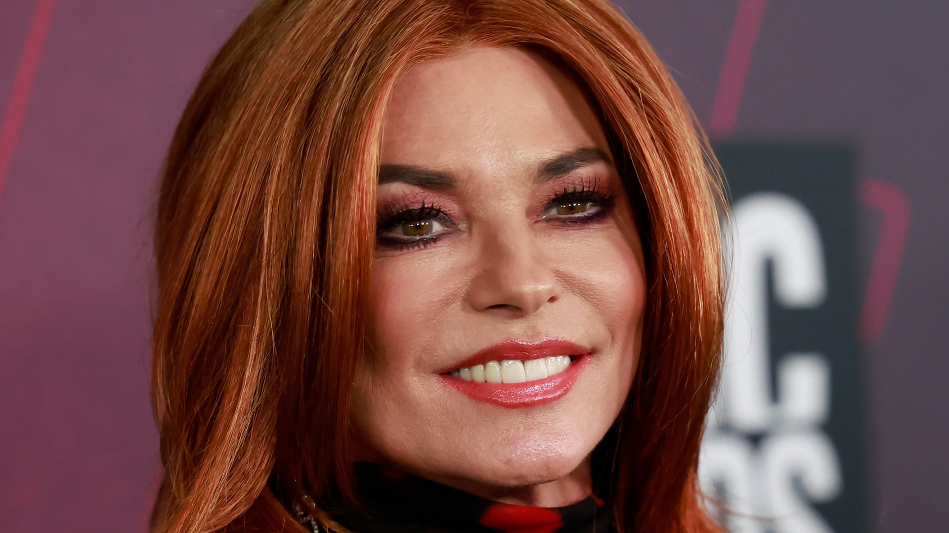 Video thumbnail for What Shania Twain Really Looks Like Underneath All That Makeup