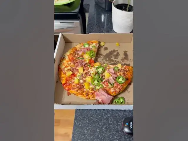 'Video thumbnail for Sidewall Pizza in Greenville with fire gluten free food. Breadsticks were good & pizza was fantastic'