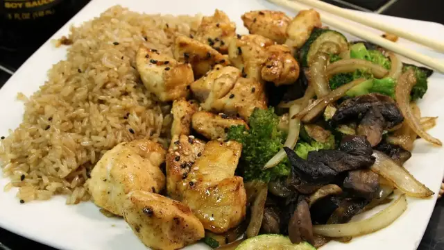Video thumbnail for 6 Things You Should Never Order From A Hibachi Restaurant