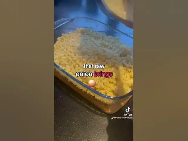 Video thumbnail for Classic baked mac n cheese - you can’t beat it! #macncheese