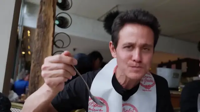 'Video thumbnail for Epic Seafood in a Fishing Village in France__ (Bouillabaisse) 馃嚝馃嚪(720P_HD)'