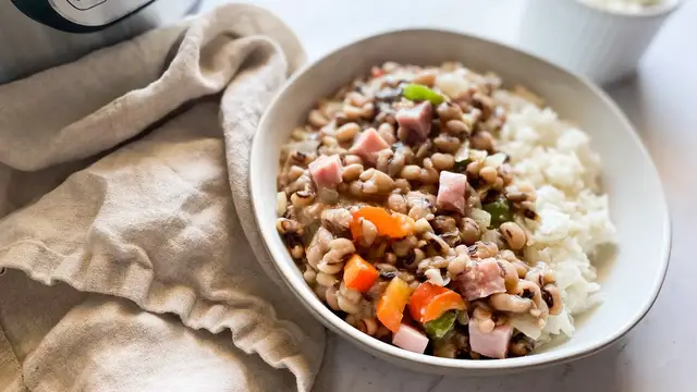 Video thumbnail for The Hoppin' John Recipe Your Family Will Love