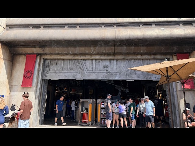 Video thumbnail for Black Spire Surplus Tour in Star Wars: Galaxy's Edge | Disneyland Resort 2026 4K