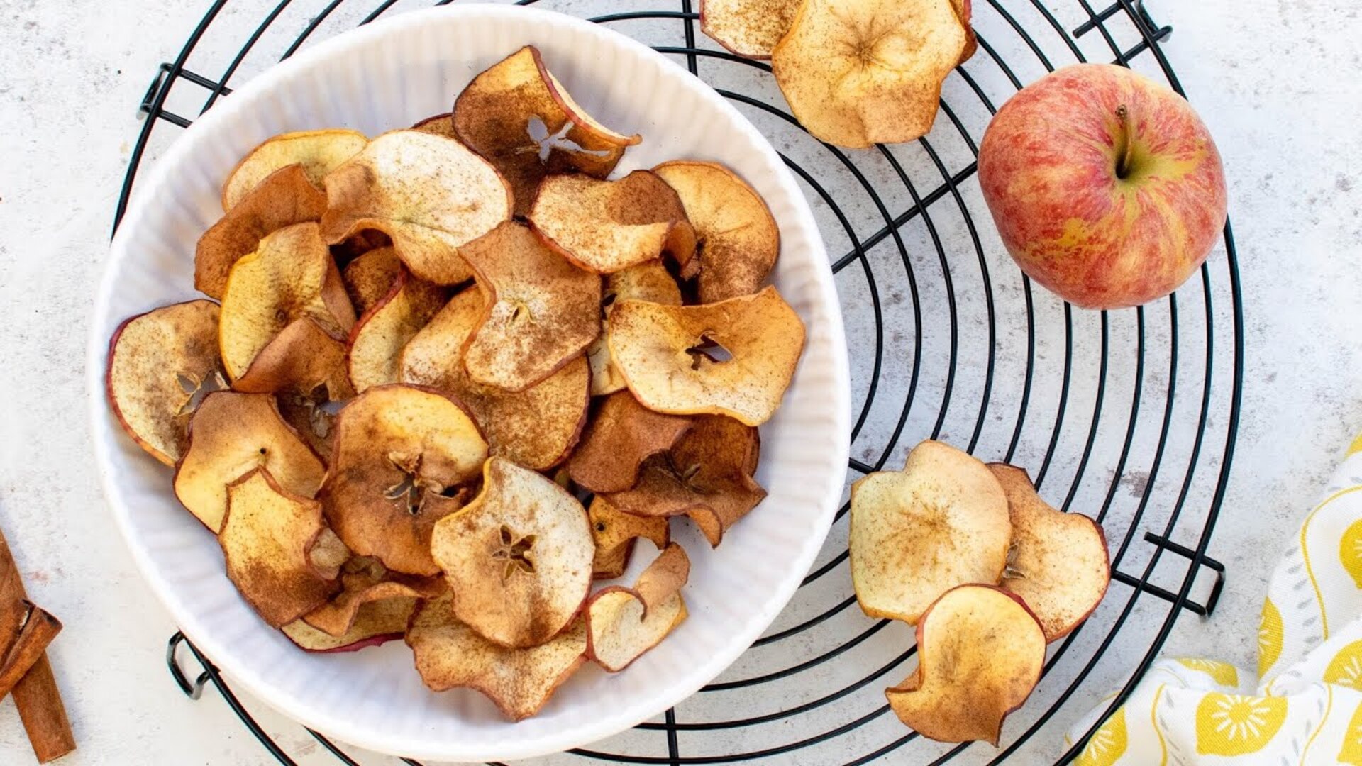 Video thumbnail for Easiest Air Fryer Apple Chips Recipe