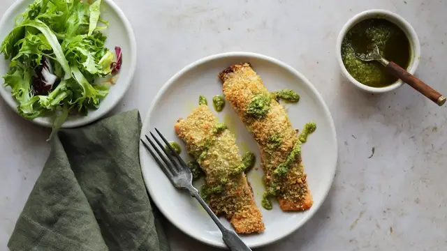 'Video thumbnail for Pesto-Crusted Baked Salmon Recipe'