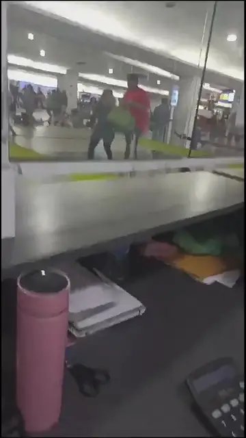'Video thumbnail for Multiple people shot after man holding 18 hostages inside a bus in Rio de Janeiro'