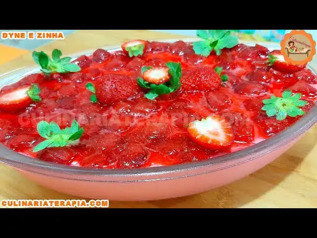Video thumbnail for SOBREMESA MOUSSE DE MORANGO COM GELEIA - Dyne e Zinha