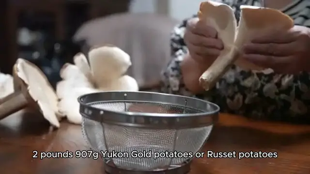 Video thumbnail for garlic mashed potatoes recipe