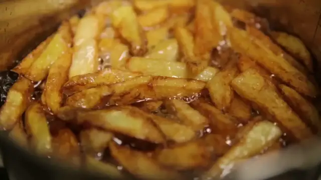 Video thumbnail for Frozen Foods You Should And Shouldn't Cook In Your Air Fryer