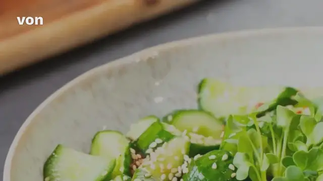 Video thumbnail for JAPANISCHER GURKENSALAT – キュウリのサラダ