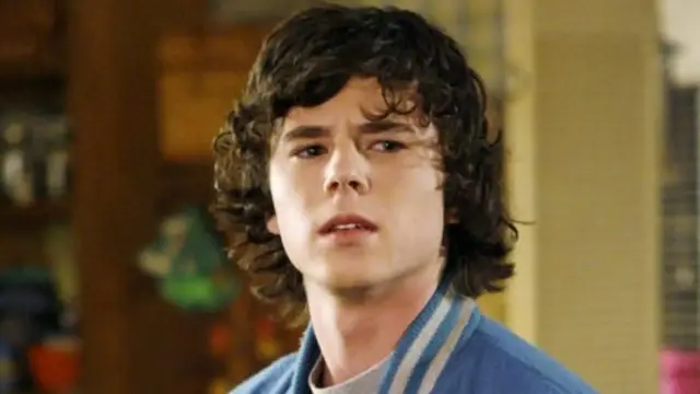 Video thumbnail for Whatever Happened To Axl From The Middle?