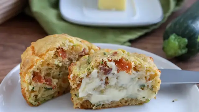 'Video thumbnail for Cheesy Bacon Zucchini Muffins Recipe'