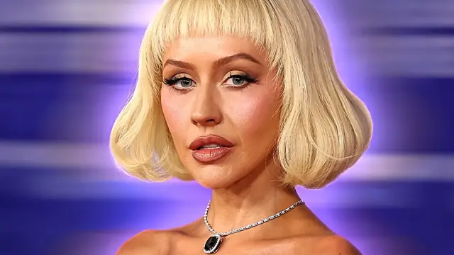 Video thumbnail for Christina Aguilera's Jaw-Dropping Transformation Has People Looking Twice