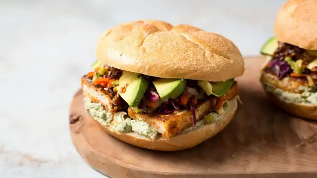 Video thumbnail for This Crispy Tofu Sandwich Is Crunchy In All The Right Ways